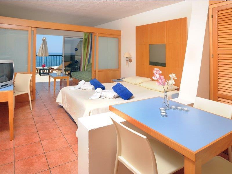Atlantica Sungarden Beach Ayia Napa Esterno foto